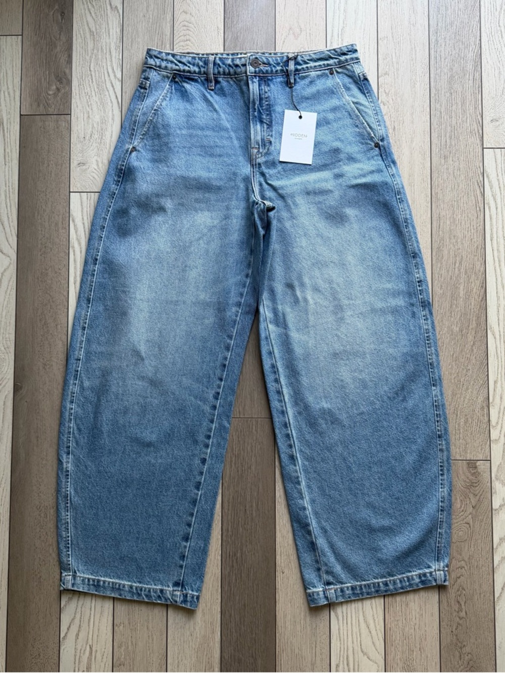 HIDDEN SAMMIE HIGH RISE BARREL JEANS SIZE 29 NWT